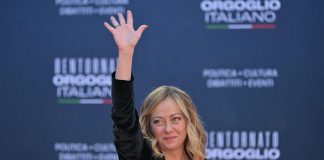 Meloni infiamma Atreju: attacchi a Conte e Schlein, anche Ferragni nel mirino