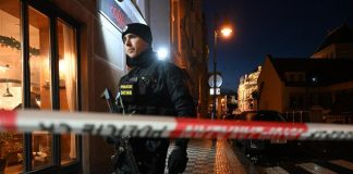 Sparatoria università Praga, italiani: “Città è in preda al panico”