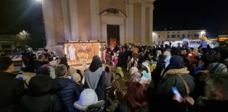 Il presepe vivente riempie di gente il centro di Poggio Rusco