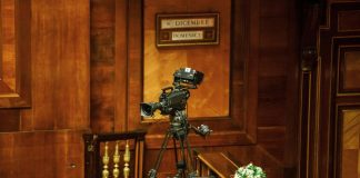 Concerto di Natale in Senato, standing ovation per Mattarella