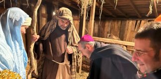 Già in 20 mila al presepe vivente di Piubega. Oggi in visita il vescovo e Bottani: plausi ai giovani che lo hanno realizzato