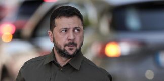 Ucraina, Zelensky blocca il viaggio di Poroshenko: “Voleva vedere Orban”