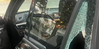 Raid notturno in Valletta Paiolo: vetri in frantumi, tre auto vandalizzate