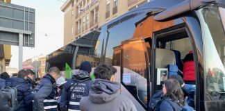 Bus sostitutivi, fila via liscio anche il primo giorno con i pendolari. In molti hanno raggiunto Bozzolo in auto