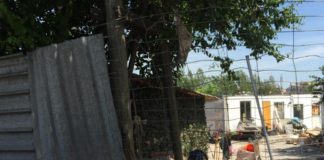 Napoli, bimba muore folgorata in campo rom: aperta inchiesta
