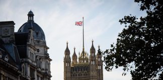 Fuga da Westminster: “Il palazzo del Parlamento è freddo e cade a pezzi”