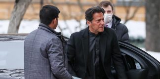 Pakistan, nuova condanna per ex premier Imran Khan: altri 14 anni per corruzione