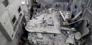 Israele-Hamas, Khan Younis e Gaza City assediate. “Uccise decine terroristi”