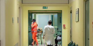 Arezzo, intossicati da monossido carbonio in chiesa: 4 bambini in camera iperbarica