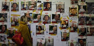 Israele-Hamas, la disperazione delle famiglie degli ostaggi: “Speriamo in intervento Blinken”
