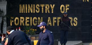 Pakistan risponde ad attacchi, almeno 7 morti in Iran