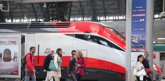 Trenitalia e la promozione su WhatsApp: “E’ una fake”