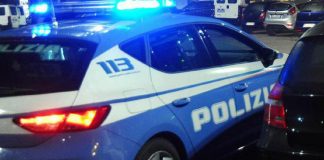 Ubriaco lancia oggetti contro i clienti del chiosco di panini a Porta Cerese: denunciato