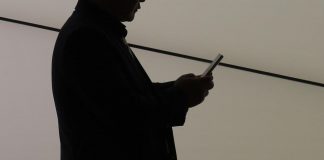 Altroconsumo: il riconoscimento facciale dello smartphone può essere ingannato in 1 caso su 4