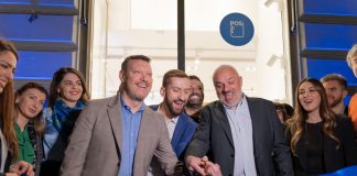 myPOS arriva a Napoli con un nuovo showroom e viaggia in taxi