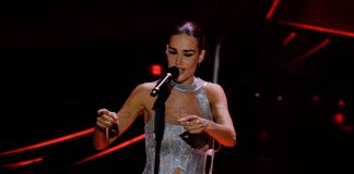 Sanremo 2024: Clara vince il premio Enzo Jannacci Nuovo IMAIE