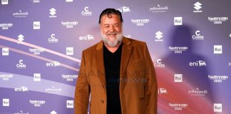 Russell Crowe al Festival di Sanremo: “La musica fa parte della mia vita da prima che facessi film” (video)