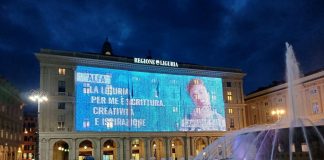 Sanremo 2024: sul maxischermo di piazza De Ferrari le frasi dedicate dai cantanti alla Liguria