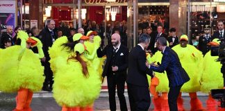 Amadeus e la gag con Fiorello: “John Travolta mi ha guardato male…”