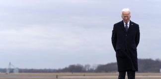 Elezioni Usa 2024, Biden troppo vecchio? Dem costretti valutare Piano B