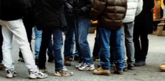 Mantova, violenza sessuale su un compagno di classe disabile