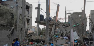Gaza, raid sulla folla in attesa degli aiuti umanitari: oltre 100 morti