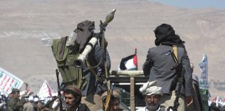 Houthi: “Avanti con attacchi in Mar Rosso fino a stop aggressione a Gaza”
