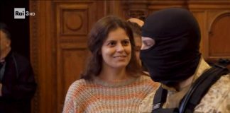 Ilaria Salis, protesta dell’eurodeputata ungherese in Aula: “E’ criminale e ha mentito”