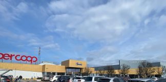 Furti nei parcheggi di supermercati e iper: denunciati quattro cittadini stranieri