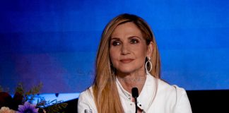 Lorella Cuccarini torna all’Ariston come co-conduttrice: “Sono la quota nazional popolare del Festival, qui mi sento a casa”