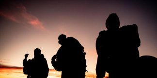 Migranti, Parlamento albanese approva accordo con Italia