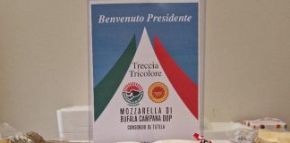 Dal Consorzio della mozzarella di bufala campana Dop una maxi treccia tricolore a Mattarella