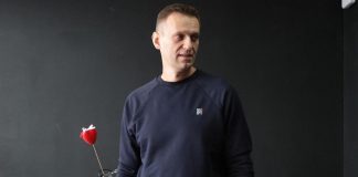 Navalny morto in carcere, Cremlino: “Cause da accertare”