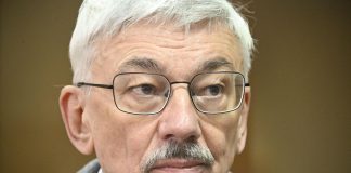 Russia, chiesta condanna a 3 anni di carcere per attivista Oleg Orlov