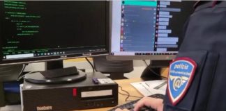 Si finge donna online e ottiene video intimi, poi fa scattare il ricatto: denunciato 23enne