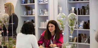 Cosmoprof, talks profumi e guide formative per rispondere a esigenze operatori