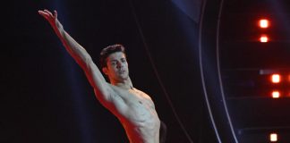 Sanremo, Roberto Bolle incanta l’Ariston col ‘Bolero’ di Ravel