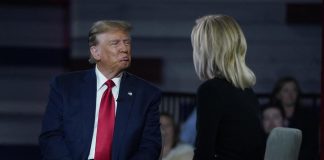 Trump si paragona a Navalny: “Io perseguitato come lui”