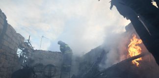 Ucraina, filorussi Luhansk: “Kiev bombarda panetteria, decine di persone sotto le macerie”