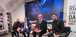 ‘Umano, poco umano’, un manuale per difendersi dall’intelligenza artificiale con la filosofia antica