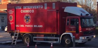Milano, vapori chimici nell’aria in zona Gratosoglio: “Non uscite di casa”