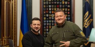 Ucraina, Zelensky ‘licenzia’ il generale Zaluzhny: “Ora cambiamo”