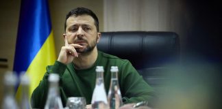 Ucraina, giù la fiducia in Zelensky dopo la destituzione di Zaluzhny