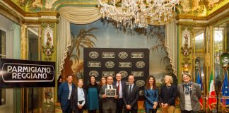 Il Consorzio Parmigiano Reggiano festeggia a Parigi i suoi 90 anni