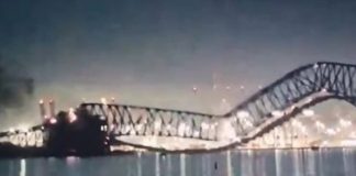 A Baltimora crolla un ponte dopo l’urto di una nave cargo
