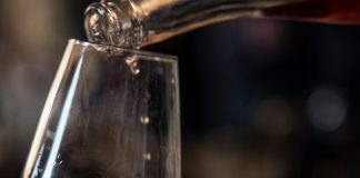 Dazi, accordo Ue-Usa: bene per formaggi dop, colpo pesante per il vino mantovano