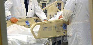 Gela, si spara alla testa con la pistola della mamma: 14enne in rianimazione