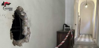 Rapina da film nel centro di Roma, sgominata ‘banda del buco’ che mise a segno colpo da 800mila euro