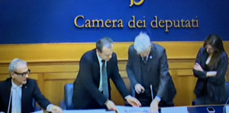 Europee, firmata intesa tra C. De Luca ed ex ministro Castelli, con “benedizione” Bossi