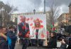 Corteo Roma, foto Netanyahu-Meloni con mani insanguinate
